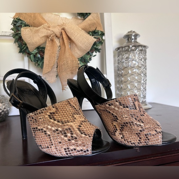 Black and Tan Snake Print Heels - Picture 1 of 6